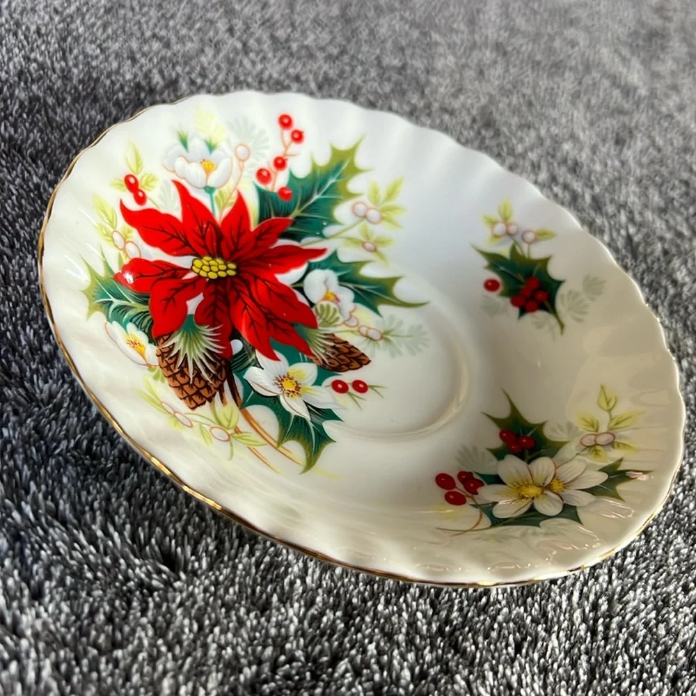 ROYAL ALBERT POINSETTIA SAUCER ONLY, BONE CHINA ENGLAND VINTAGE REPLACEMENT